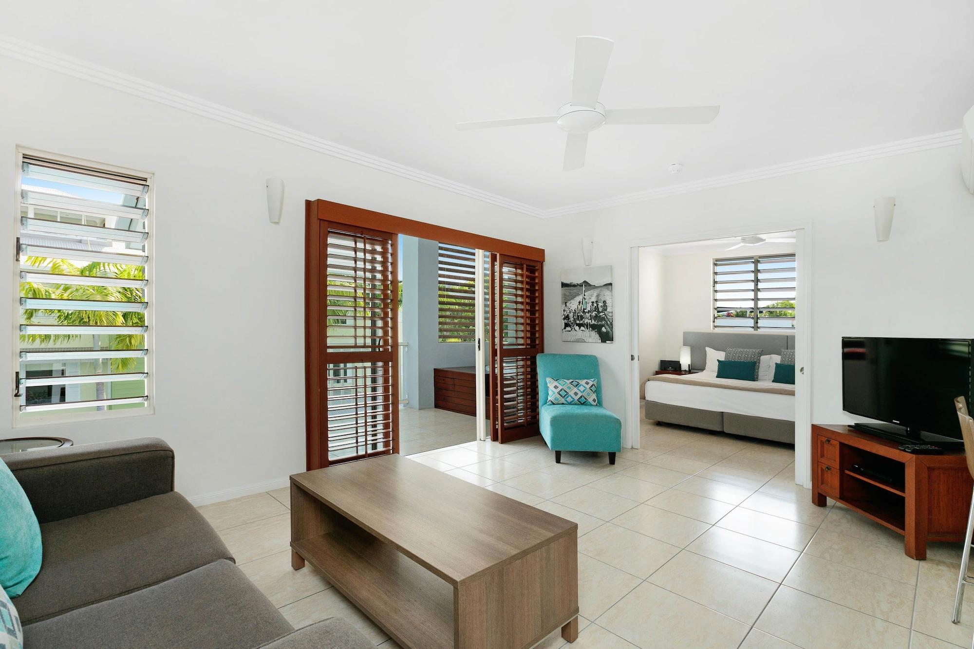 Mantra Aqueous On Port Aparthotel Port Douglas Exterior foto