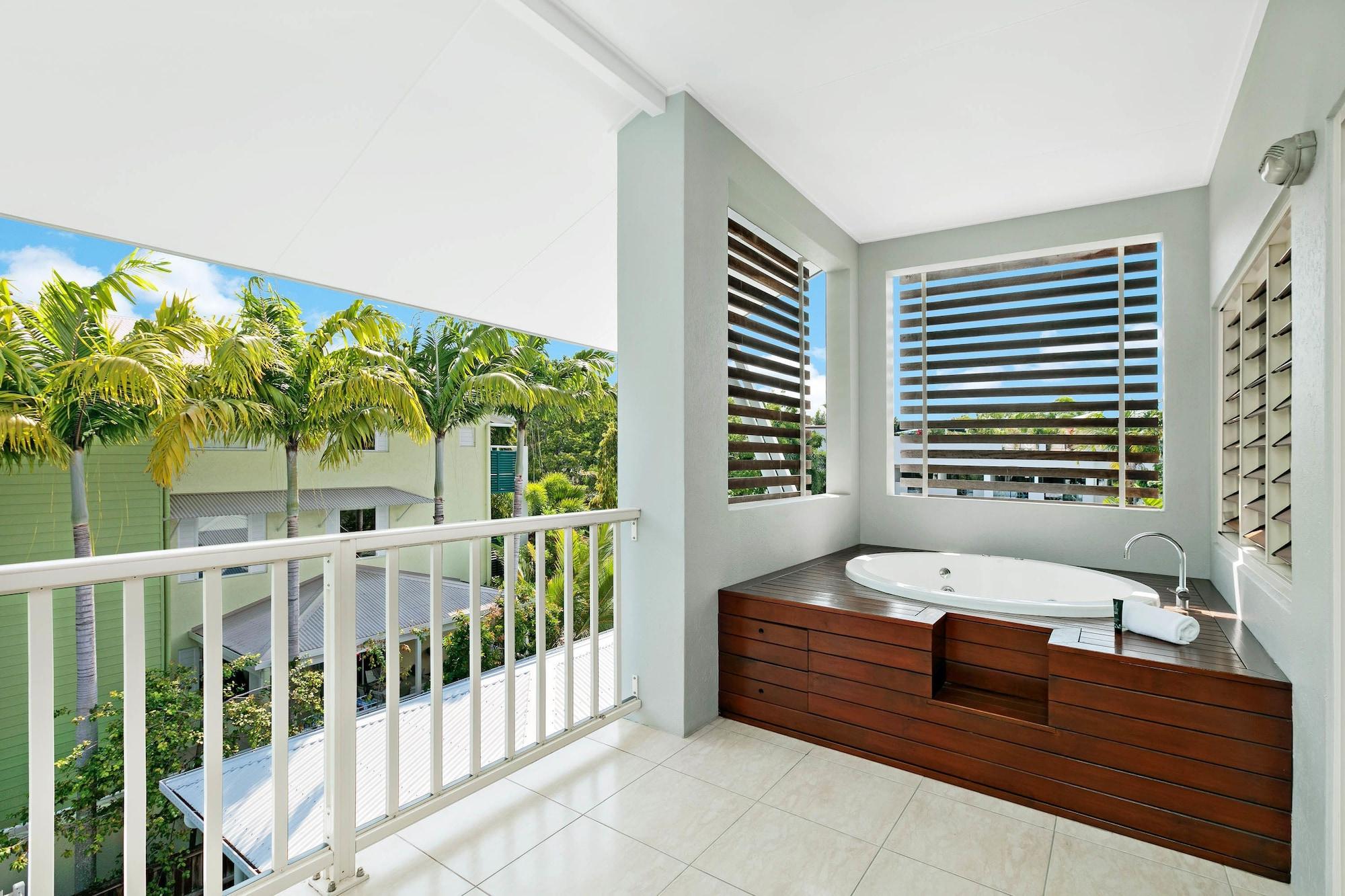 Mantra Aqueous On Port Aparthotel Port Douglas Exterior foto