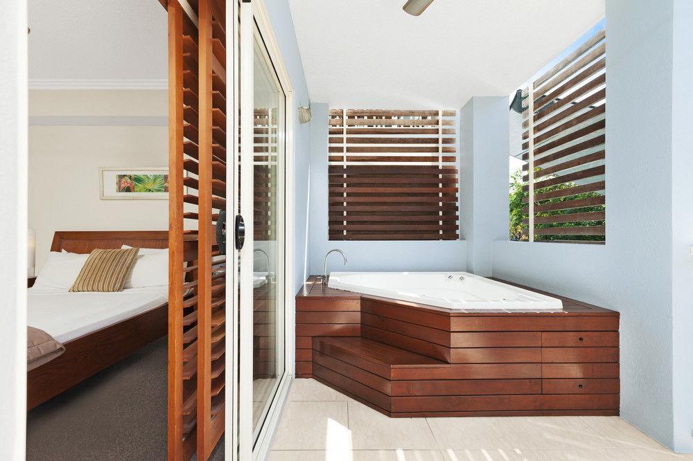 Mantra Aqueous On Port Aparthotel Port Douglas Exterior foto
